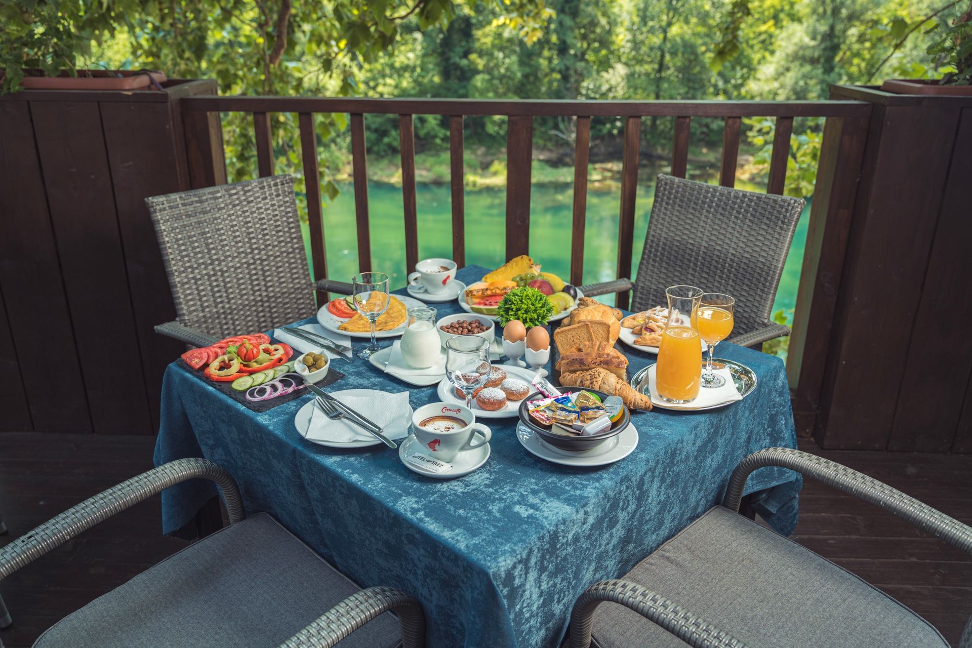 Riverside Dining Experience